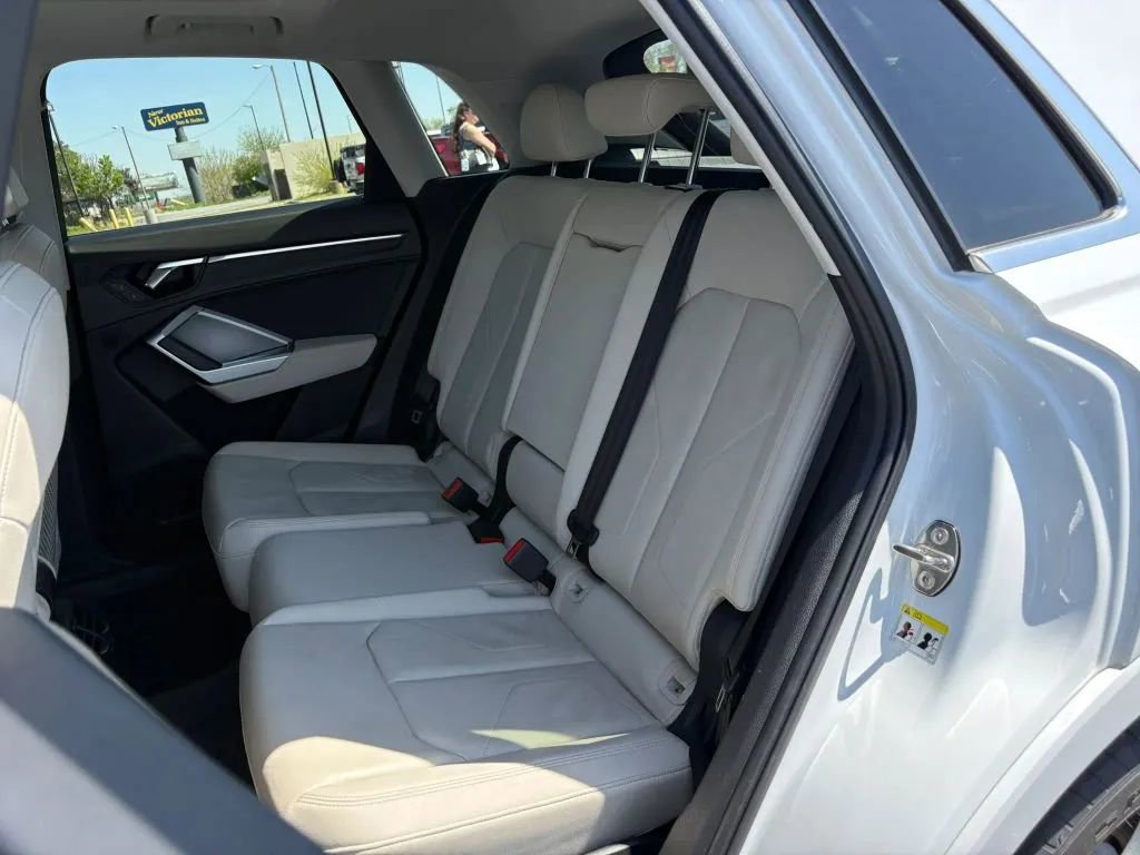 Used 2020 Audi Q3 2.0T Premium w/ Convenience Package AWD/4WD image 20