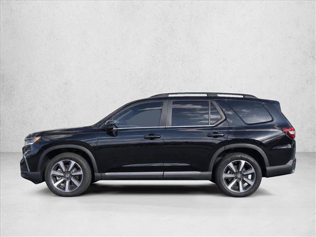 Used 2025 Honda Pilot Touring image 4