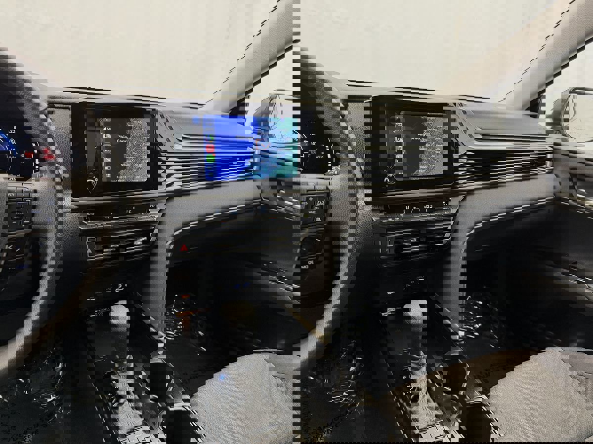 Used 2025 Toyota Camry LE image 19