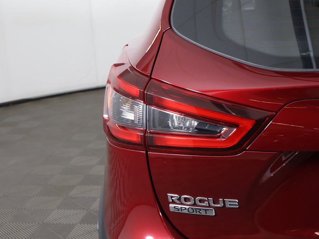 Used 2022 Nissan Rogue Sport SV w/ Technology Package image 15