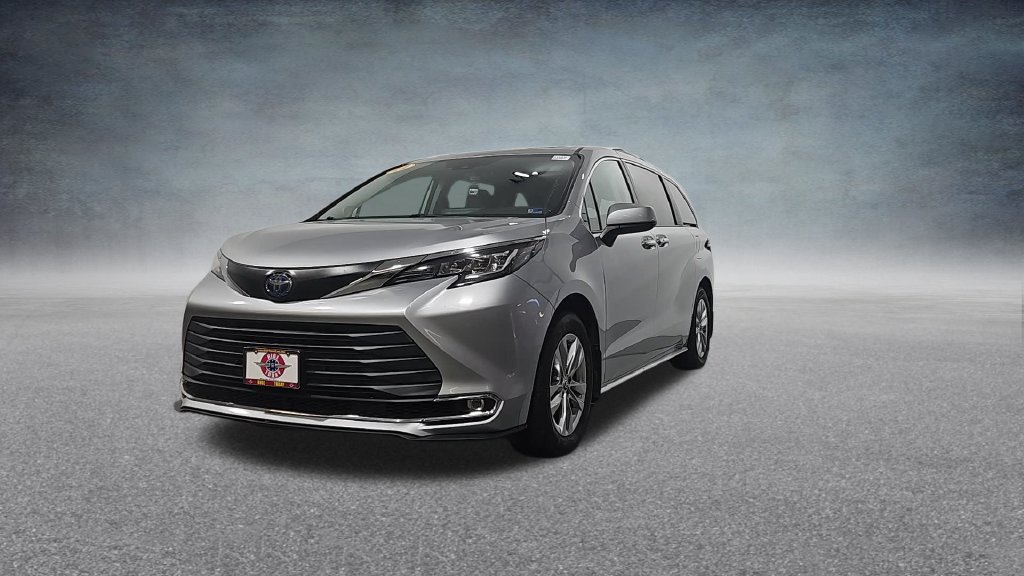 Used 2022 Toyota Sienna XLE w/ XLE Plus Package AWD/4WD 360° Tour