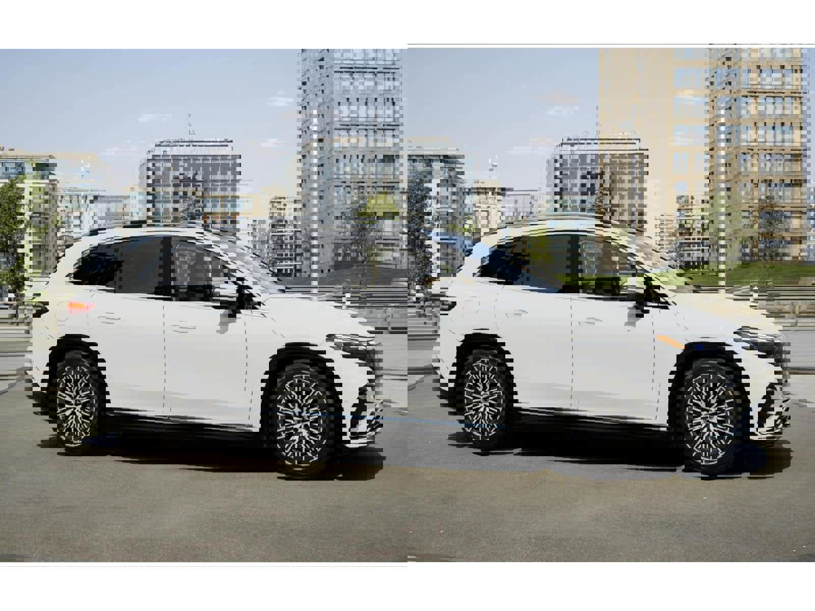 New 2026 Mercedes-Benz EQS 400 4MATIC SUV image 13