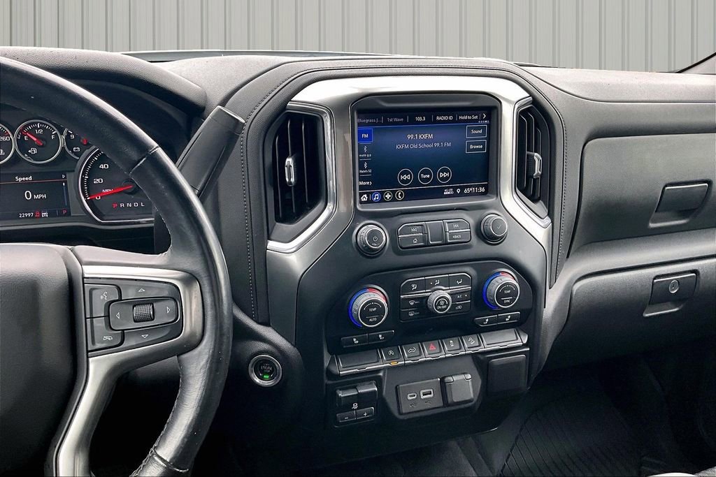 Used 2022 Chevrolet Silverado 1500 LT AWD/4WD image 3