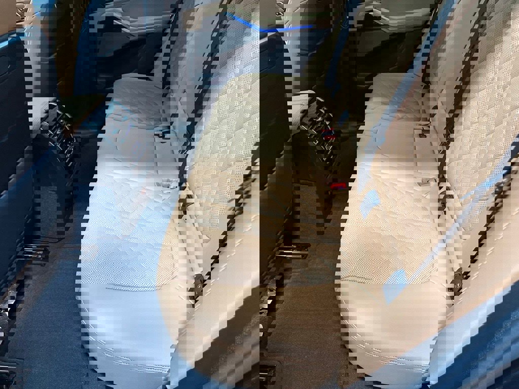 Used 2026 BMW X5 xDrive50e image 43