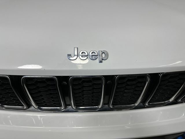 Used 2022 Jeep Grand Cherokee Overland image 9