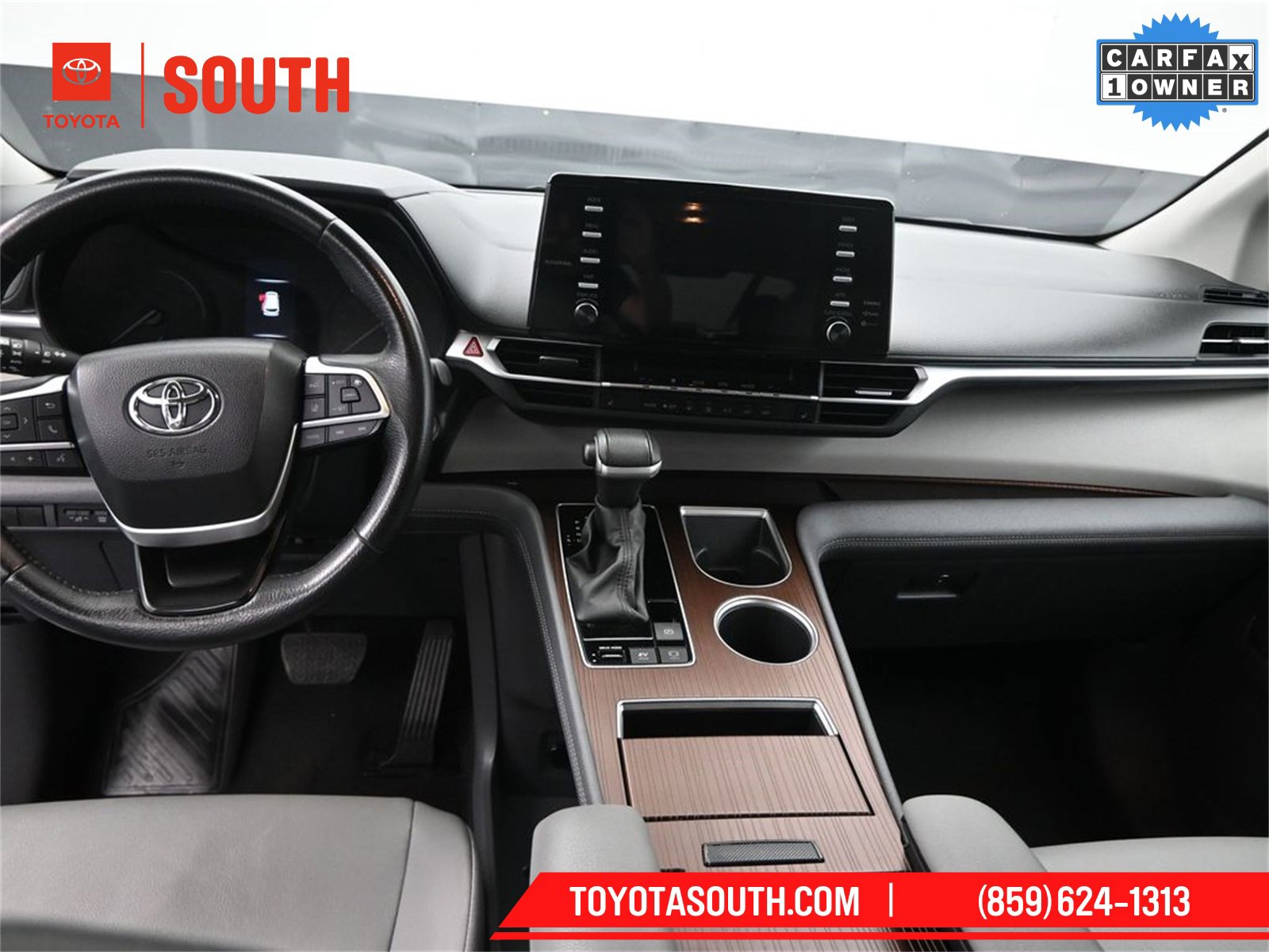 Used 2024 Toyota Sienna XLE image 10