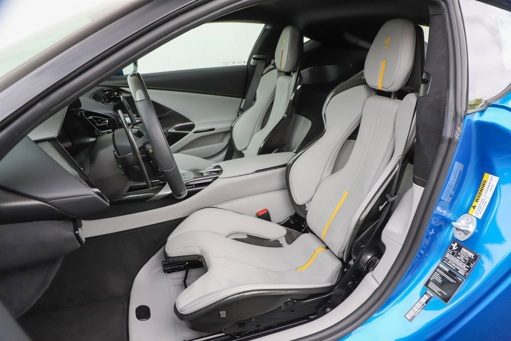 Certified 2025 Ferrari 12Cilindri RWD image 6