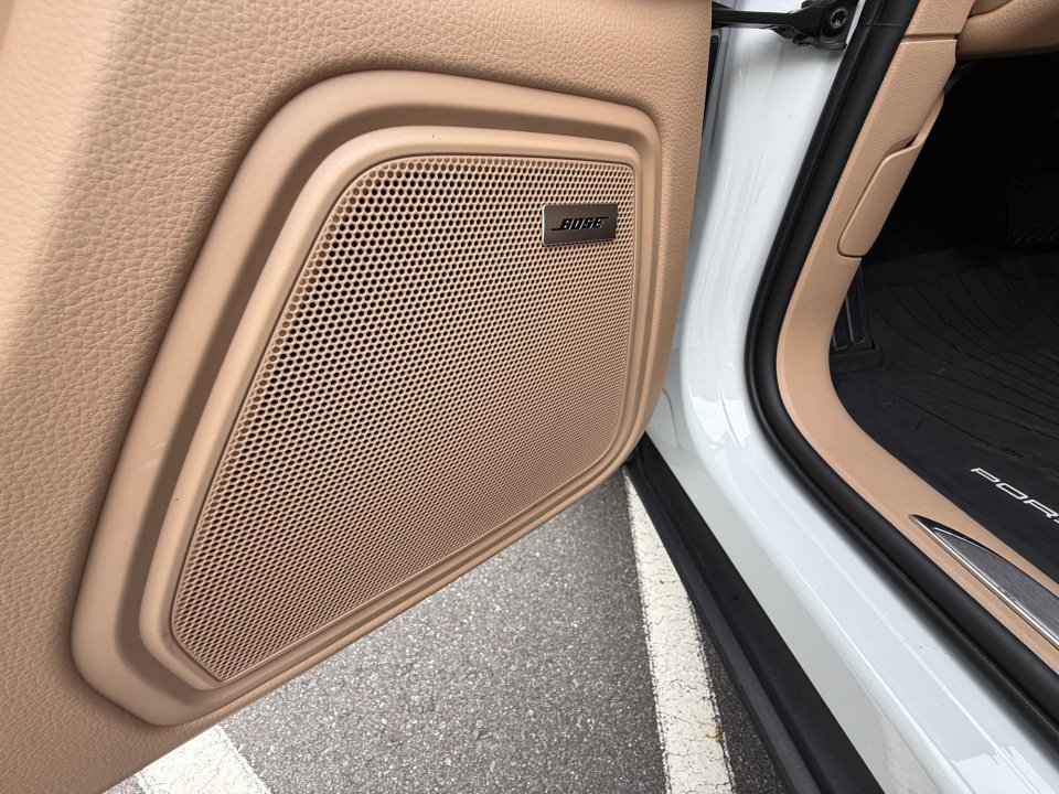 Certified 2025 Porsche Macan image 22