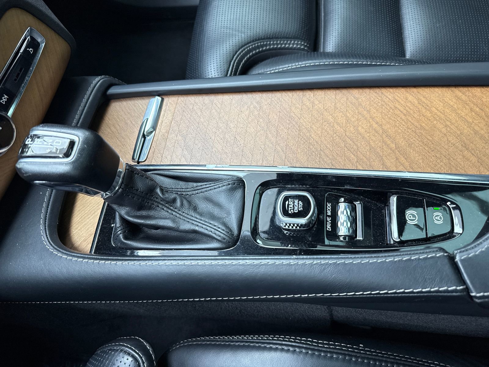Used 2018 Volvo XC90 T6 Inscription w/ Luxury Package AWD/4WD image 31