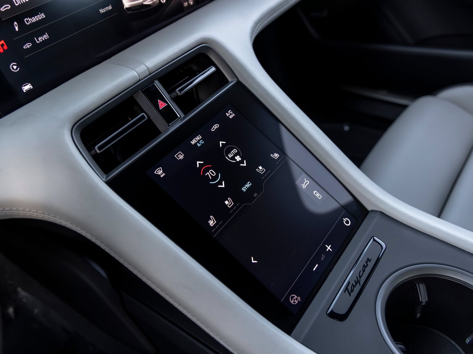 Certified 2025 Porsche Taycan AWD/4WD image 35