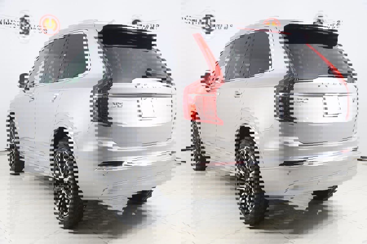 Used 2024 Volvo XC90 B5 Plus image 4