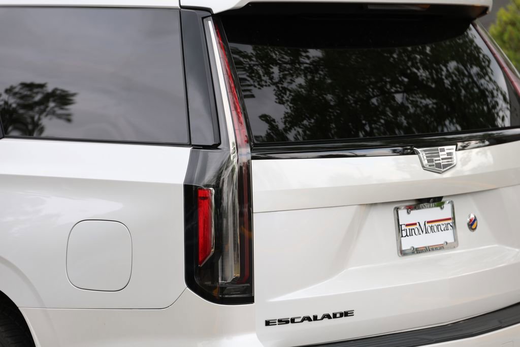 Used 2023 Cadillac Escalade Sport w/ Touring Package AWD/4WD image 7