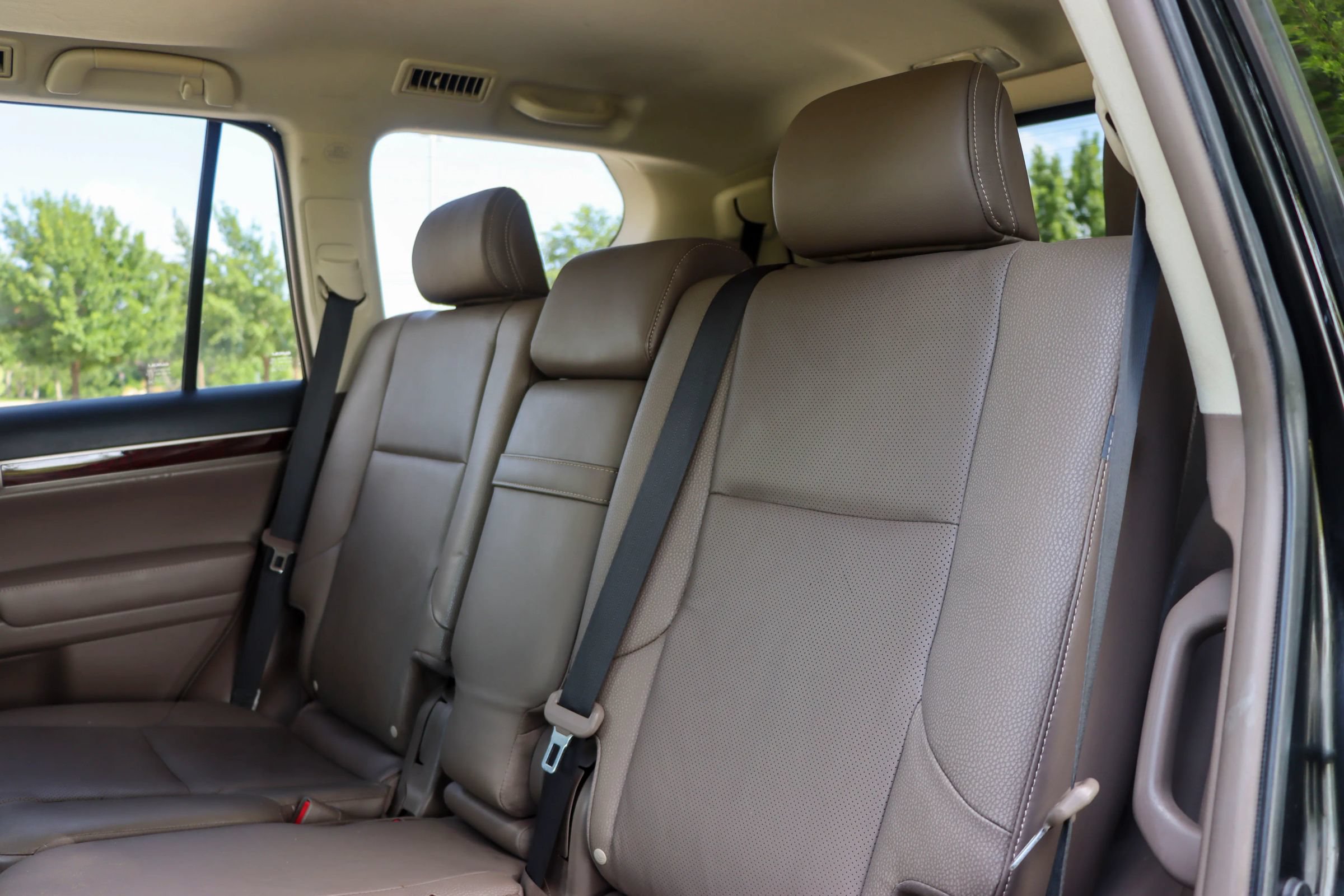 Used 2016 Lexus GX 460 w/ Premium Package AWD/4WD image 16