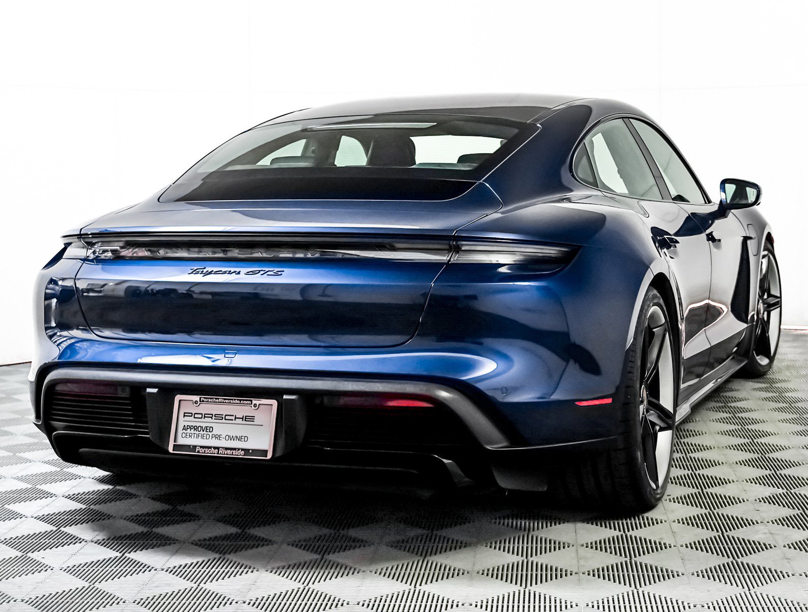 Certified 2023 Porsche Taycan GTS image 10