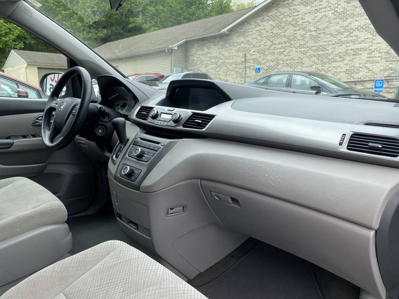 Used 2016 Honda Odyssey LX image 17