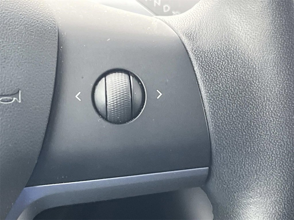 Used 2021 Tesla Model Y Long Range image 23