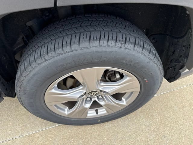 Used 2024 Toyota RAV4 XLE FWD image 3