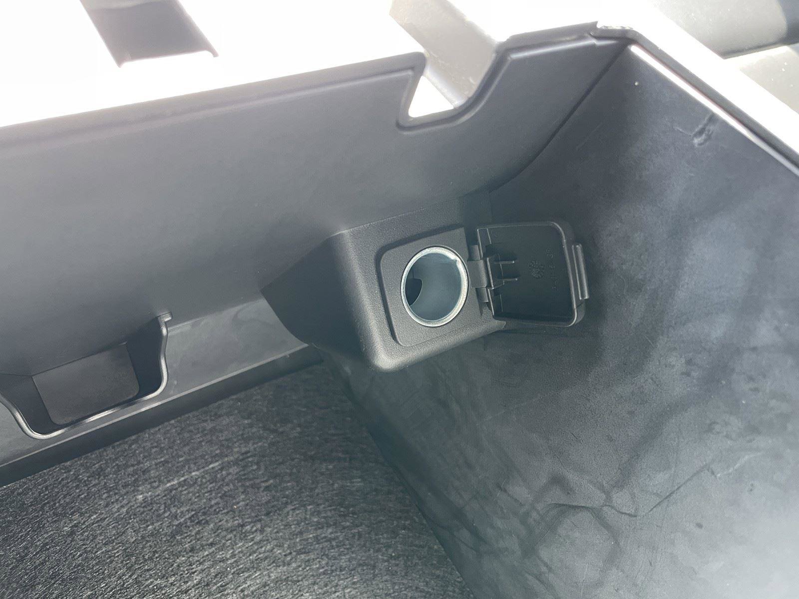 Used 2023 Ford Explorer XLT w/ Equipment Group 202A image 27