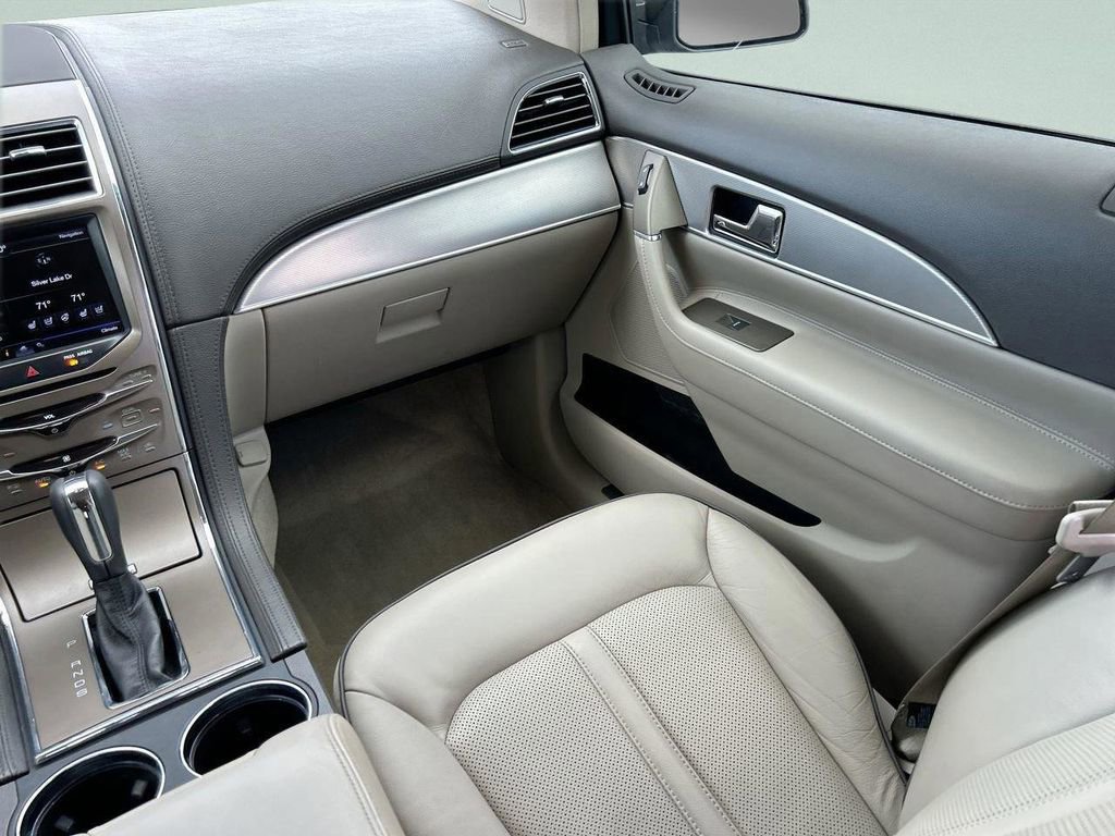 Used 2013 Lincoln MKX FWD image 20