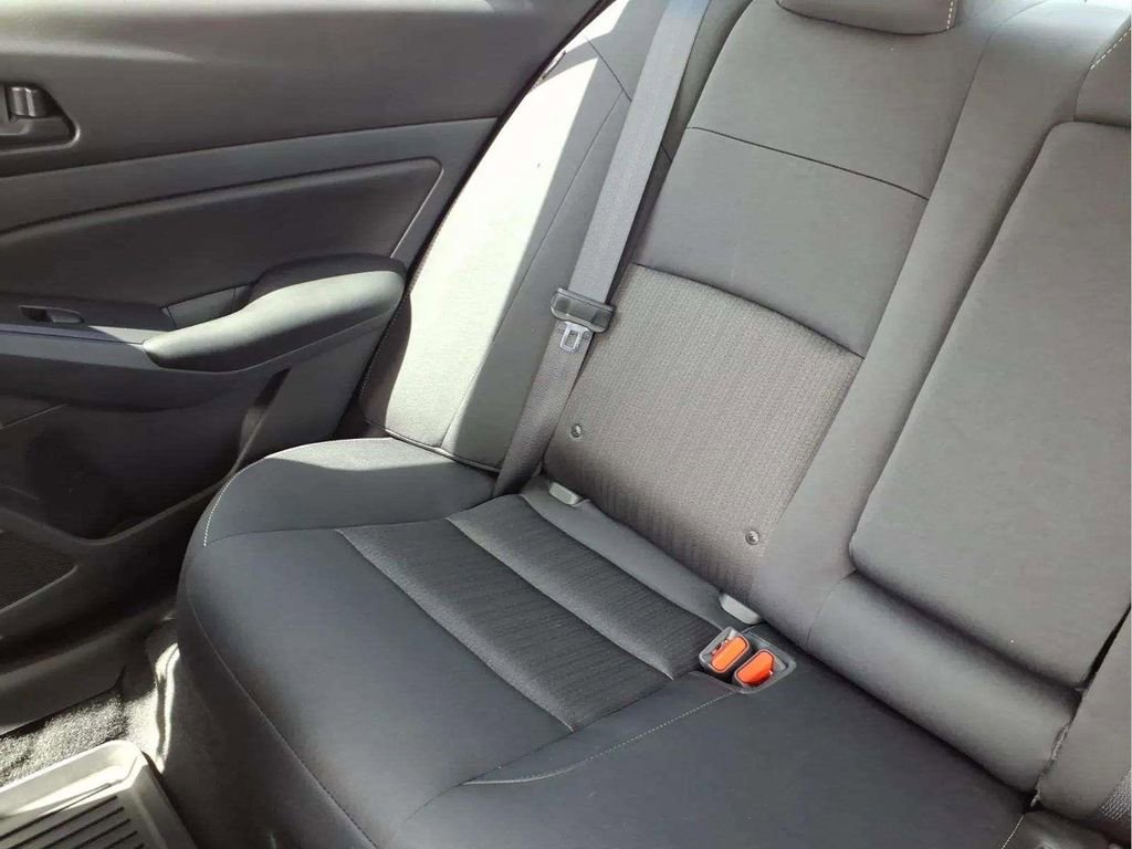 Used 2025 Nissan Altima 2.5 S image 16