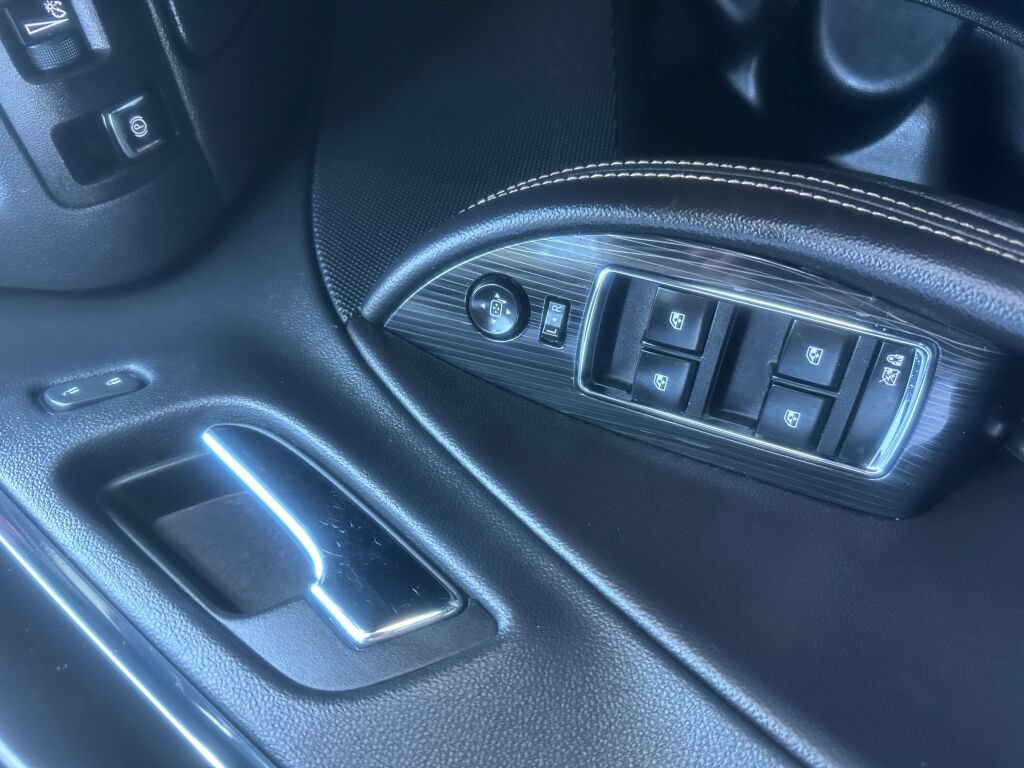 Used 2016 Chevrolet Impala LTZ FWD image 20