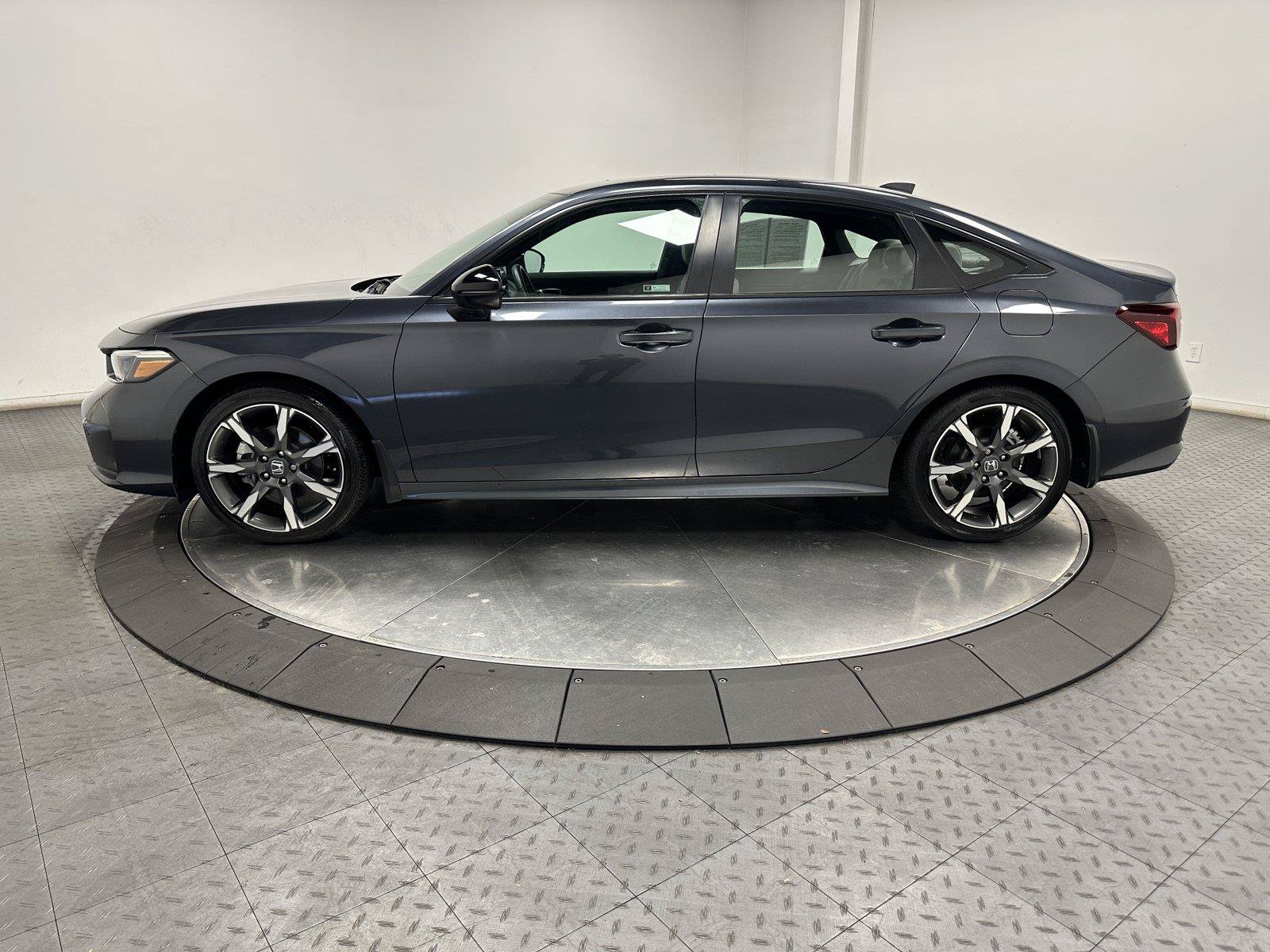 Used 2025 Honda Civic FWD Hybrid Sedan image 8