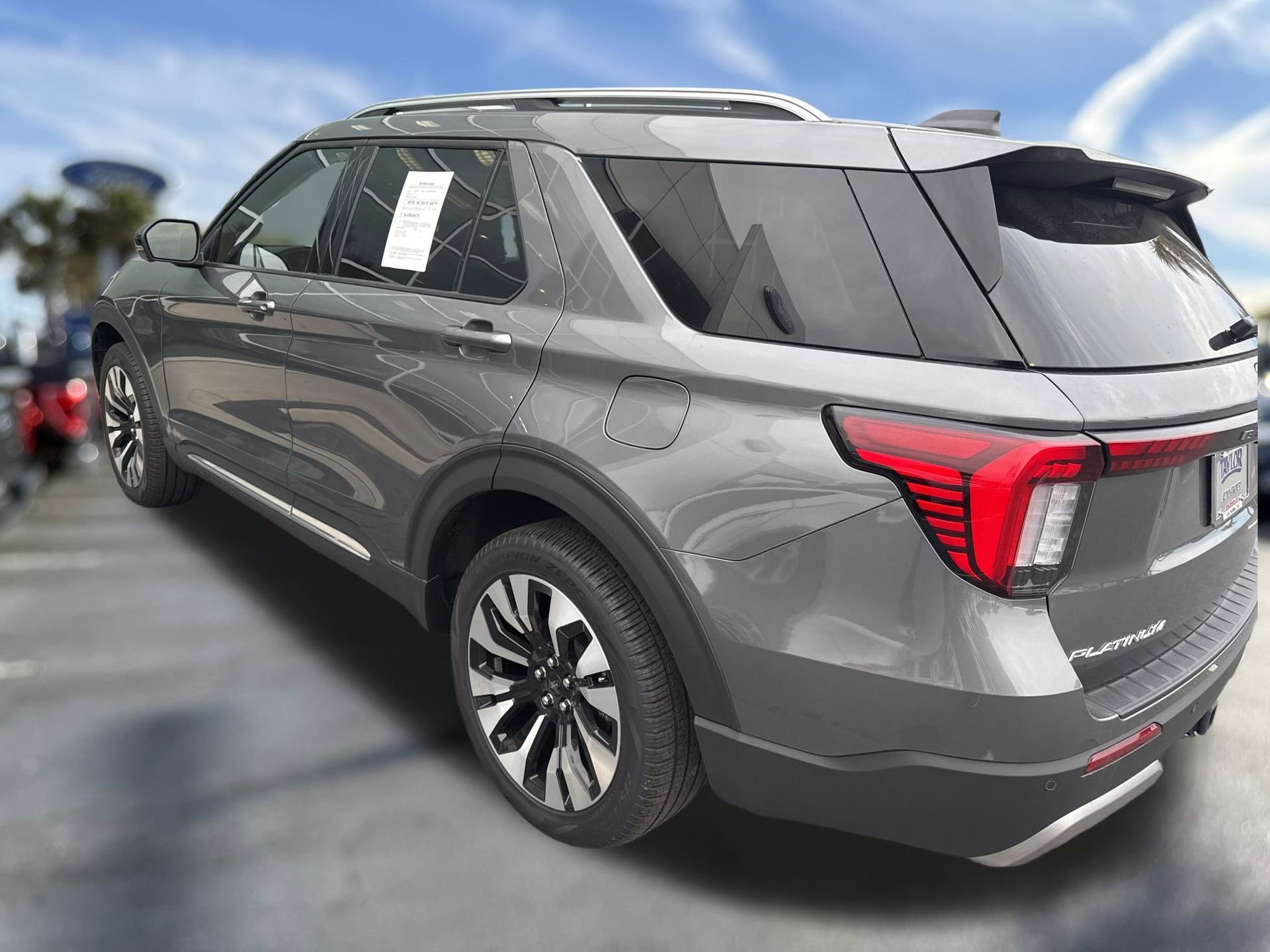 Certified 2025 Ford Explorer Platinum w/ LUX Leather Package image 5