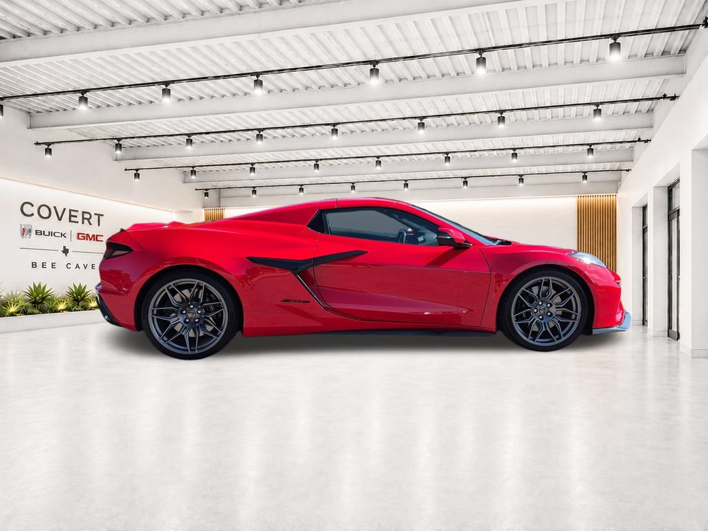 Used 2024 Chevrolet Corvette Z06 RWD image 16