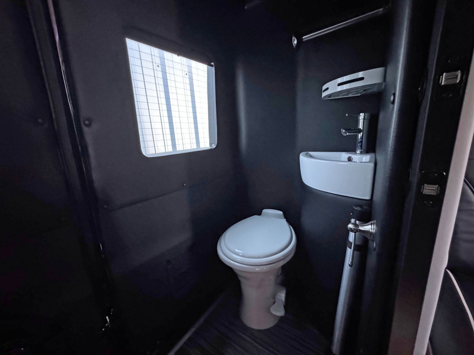 Used 2023 Mercedes-Benz Sprinter 3500 image 89