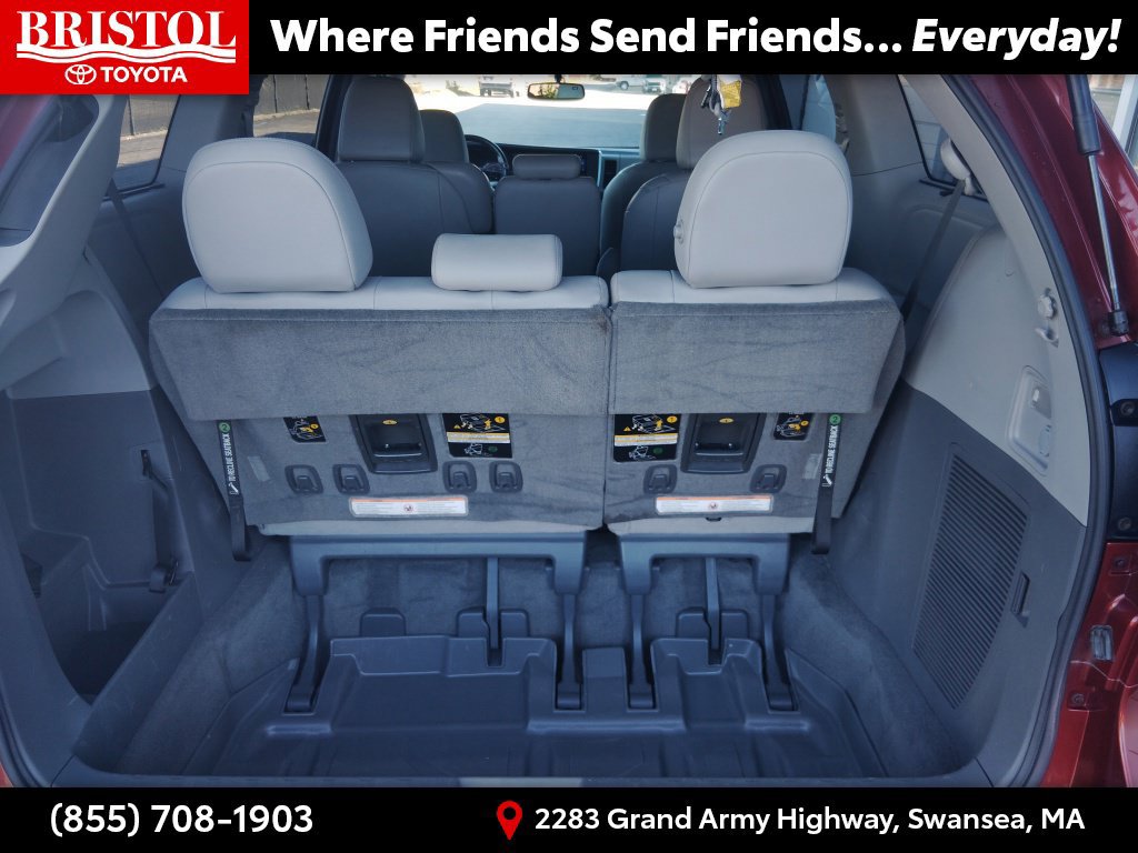 Used 2015 Toyota Sienna XLE FWD image 29