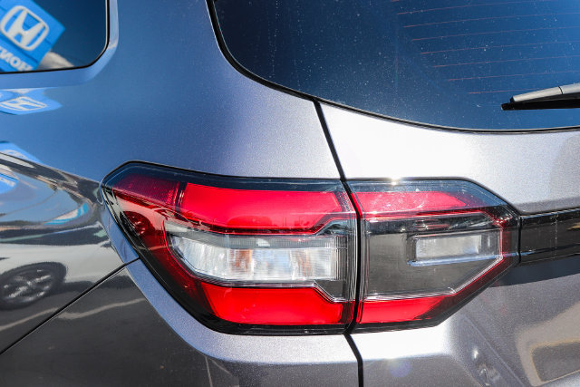 Used 2025 Honda Pilot EX-L image 9