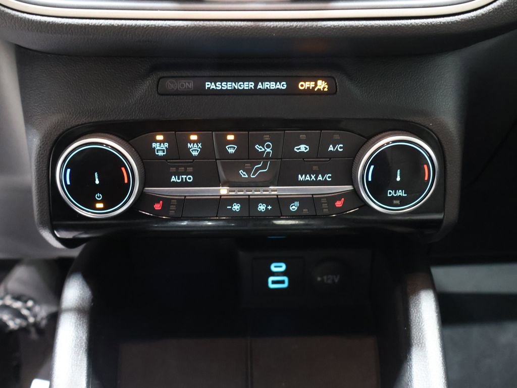 Used 2022 Ford Escape SE w/ Cold Weather Package image 31
