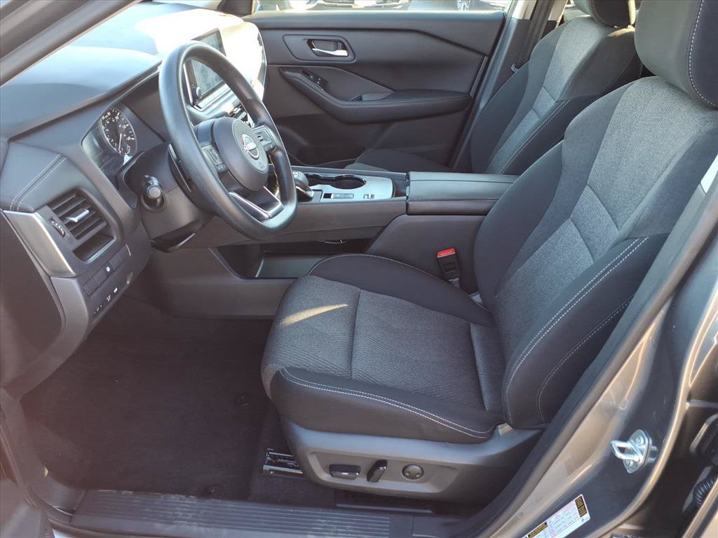 Used 2024 Nissan Rogue SV FWD image 12