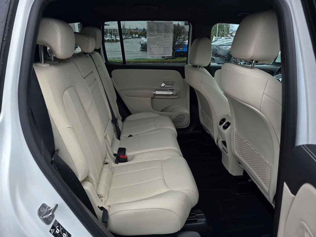 Used 2025 Mercedes-Benz GLB 250 4MATIC image 24