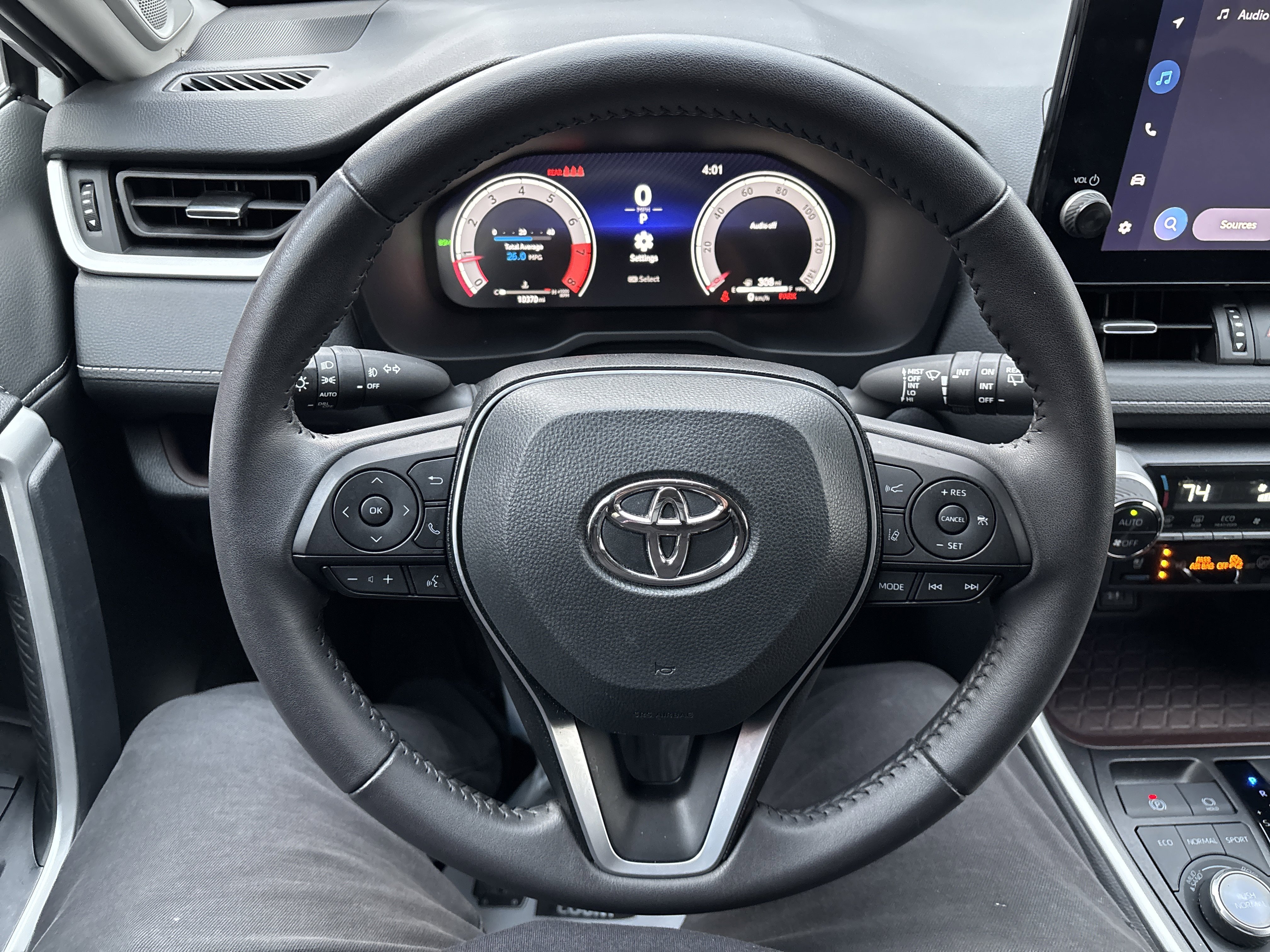 Used 2024 Toyota RAV4 Limited image 18