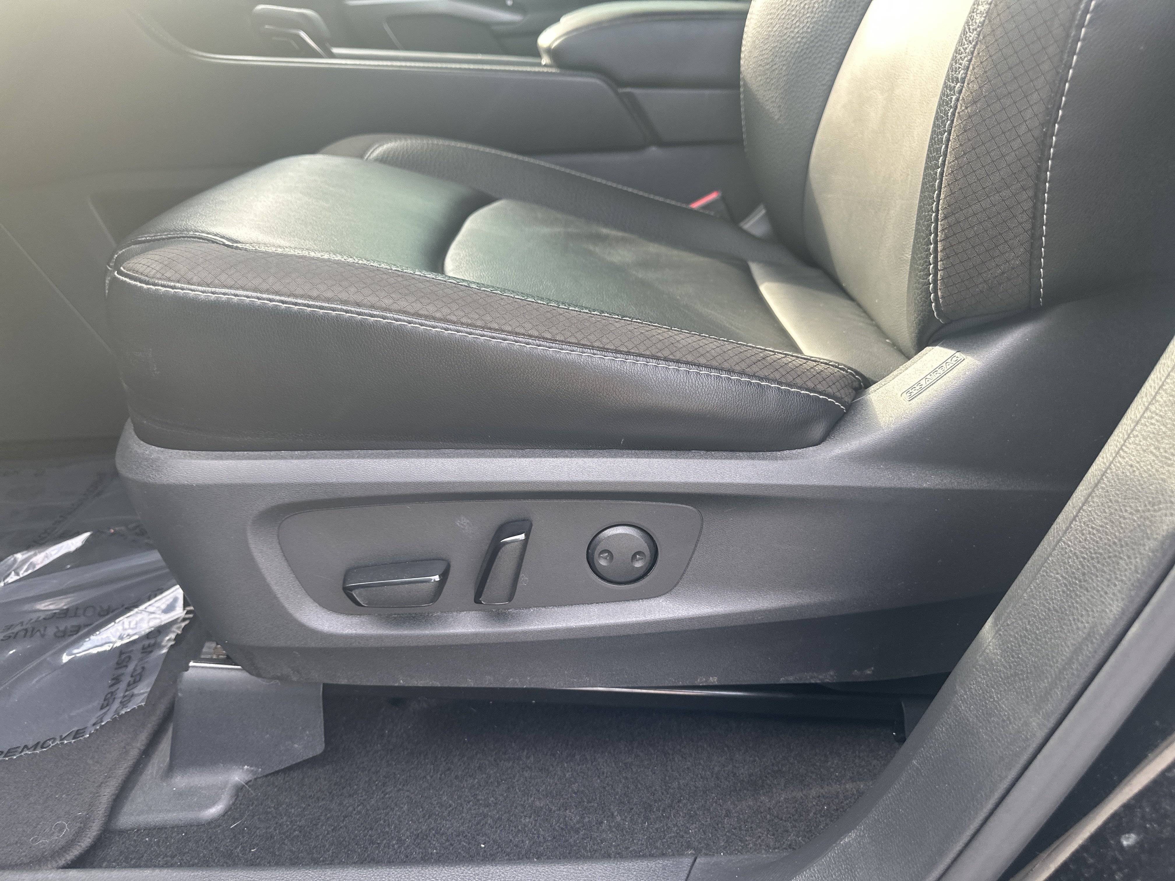 Certified 2024 Nissan Pathfinder SL w/ Black Appearance Package FWD image 14
