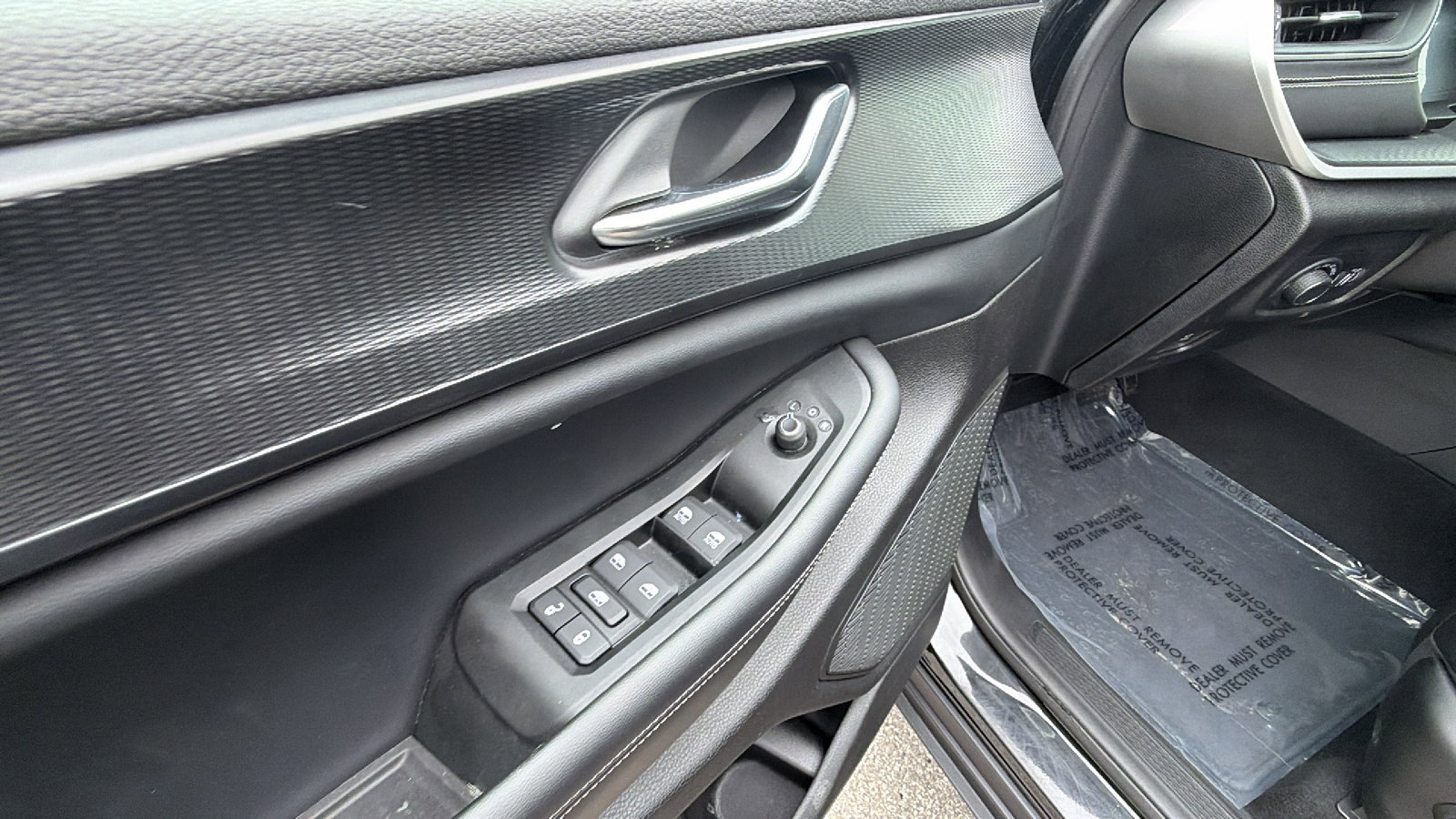 Used 2025 Jeep Grand Cherokee Altitude image 15