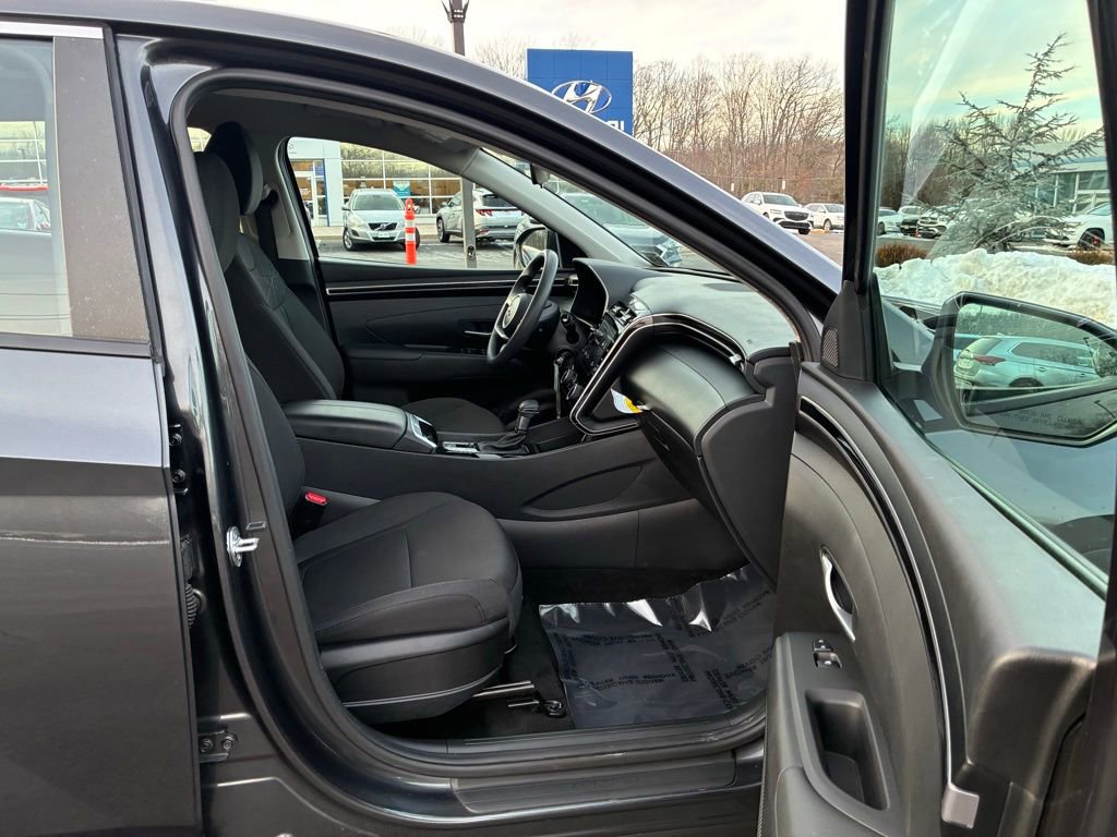Used 2023 Hyundai Tucson SE image 19
