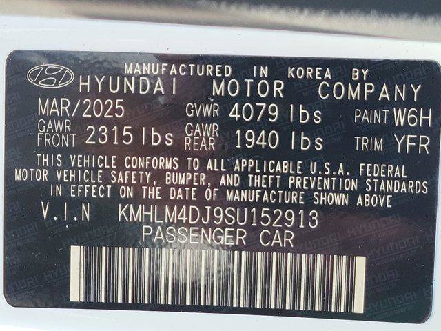 New 2025 Hyundai Elantra SEL FWD image 25