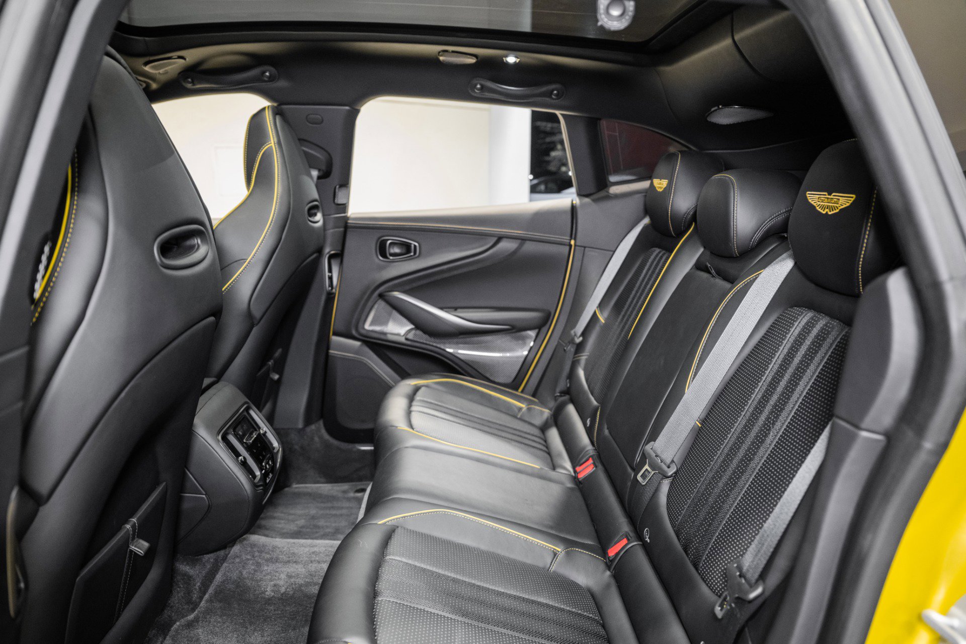 Used 2025 Aston Martin DBX 707 image 13