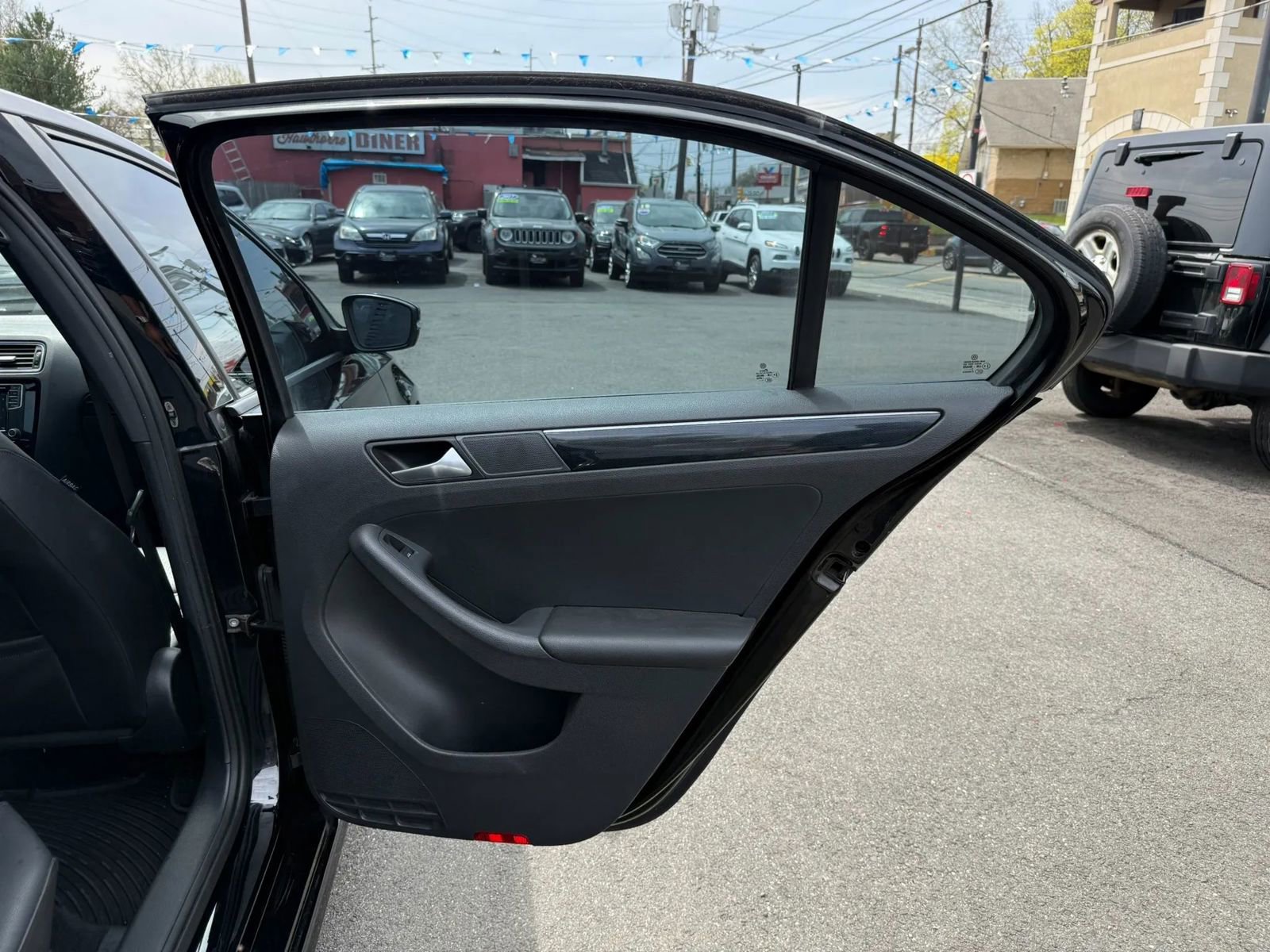 Used 2018 Volkswagen Jetta Sport FWD image 41