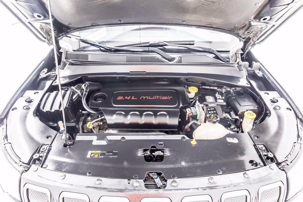 Used 2022 Jeep Compass Trailhawk AWD/4WD image 39