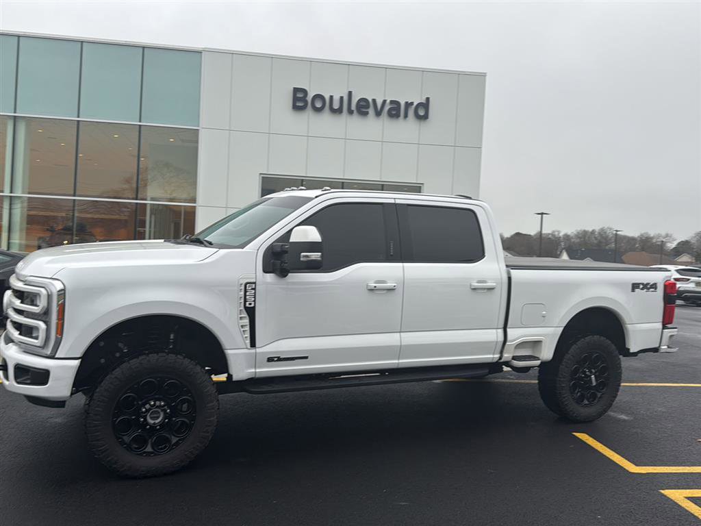 Used 2023 Ford F250 XLT w/ Black Appearance Package image 18