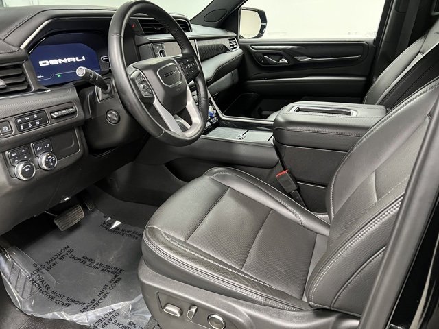 Used 2023 GMC Yukon Denali image 17