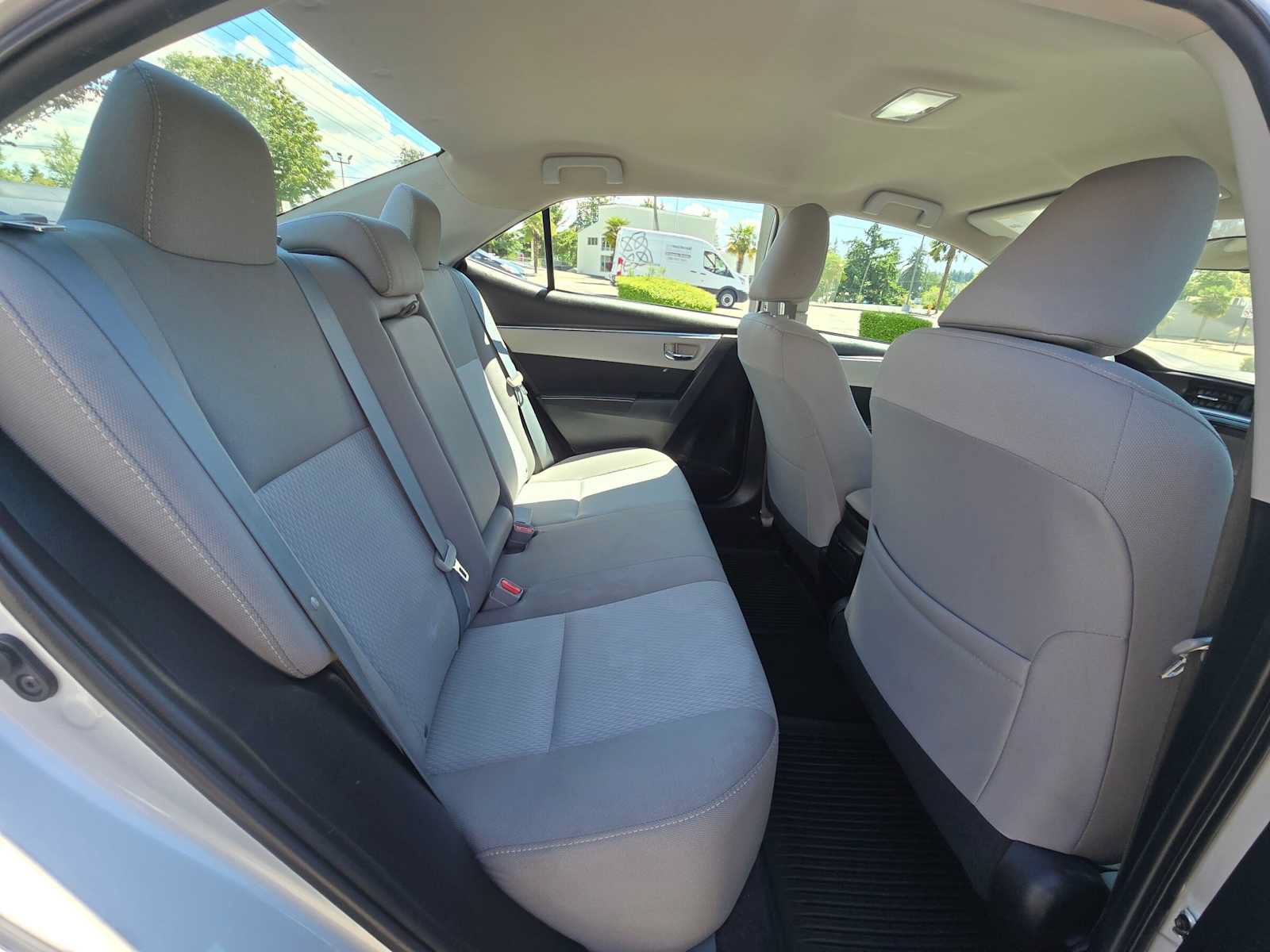 Used 2016 Toyota Corolla LE FWD image 12