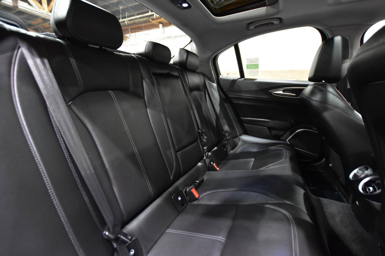 Used 2019 Alfa Romeo Giulia Ti AWD/4WD image 38