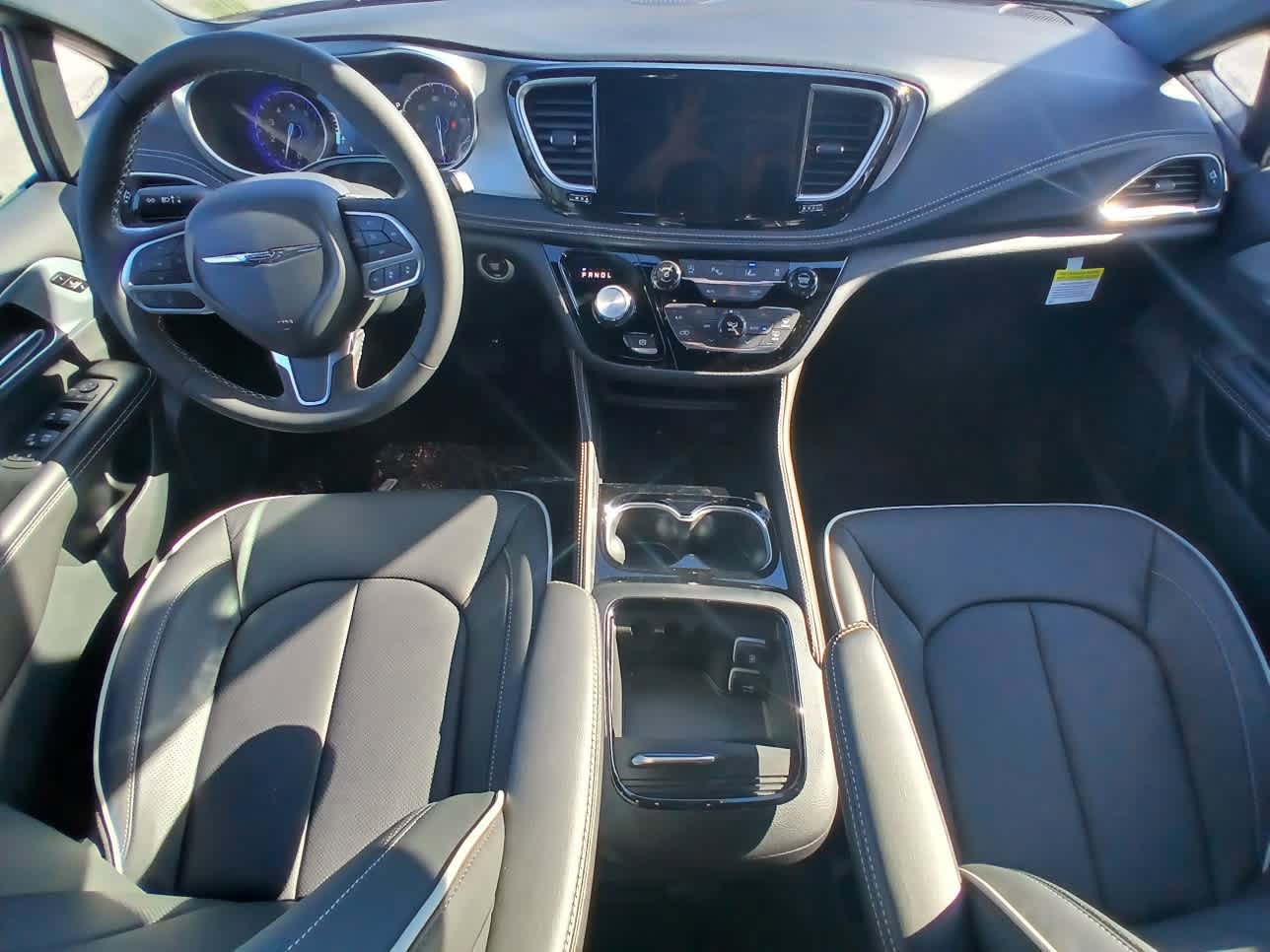 New 2026 Chrysler Pacifica Limited AWD/4WD image 17