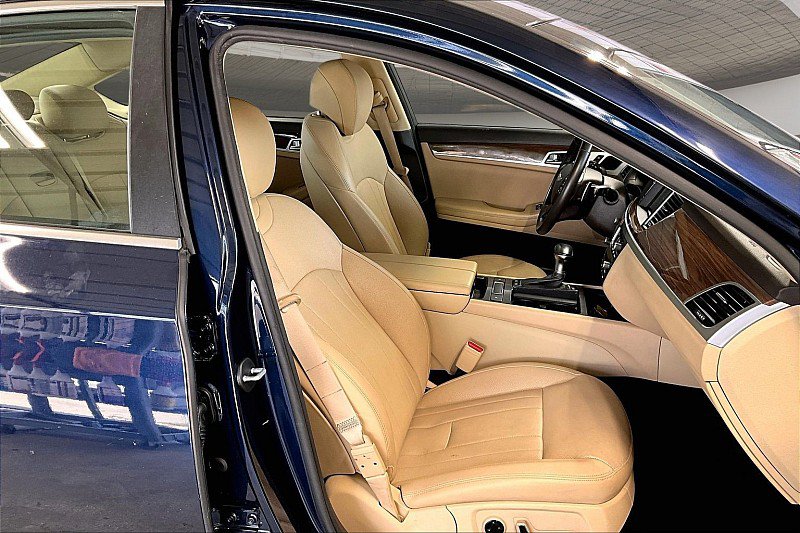 Used 2020 Genesis G80 3.8 RWD image 6