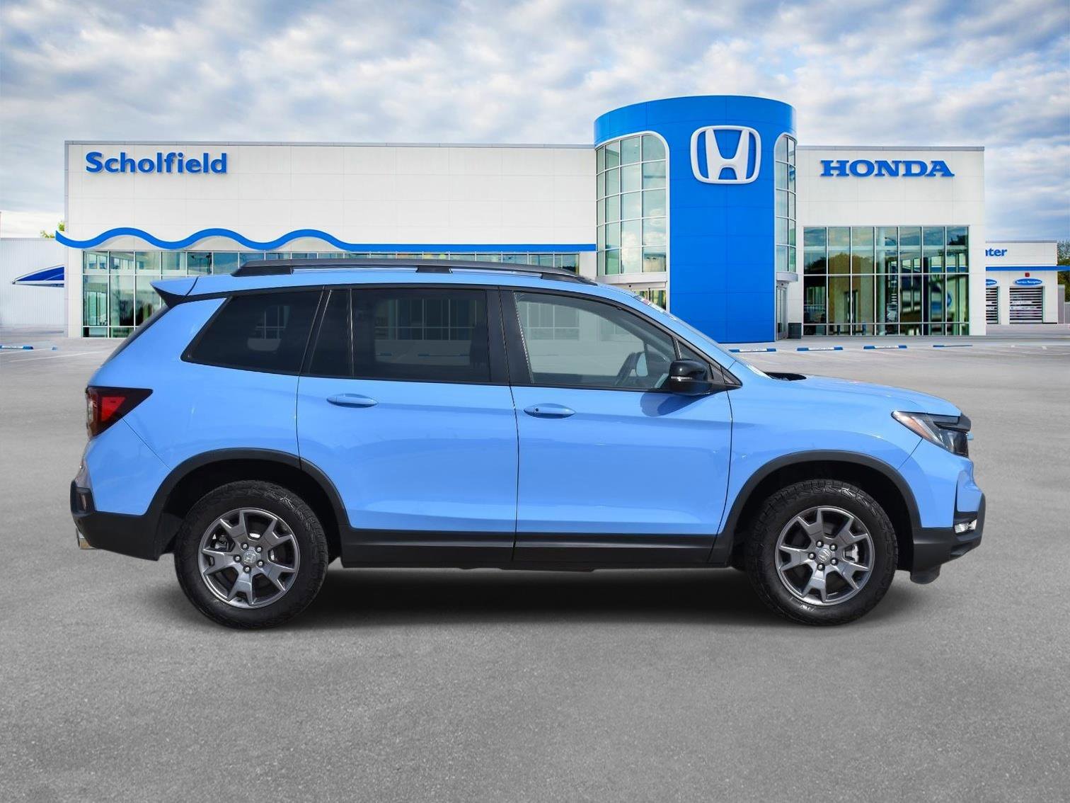 Used 2024 Honda Passport TrailSport image 2