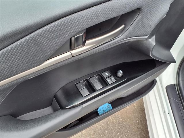 Used 2025 Toyota Camry SE image 12